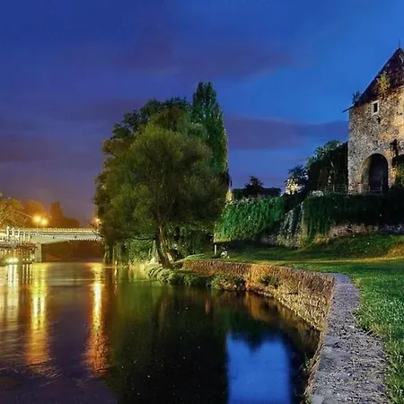 Stan Kastel Vrbas 公寓